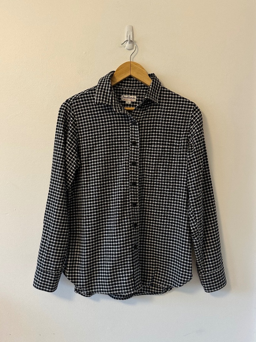 Tradlands Flannel Button Down Shirt | Size Small